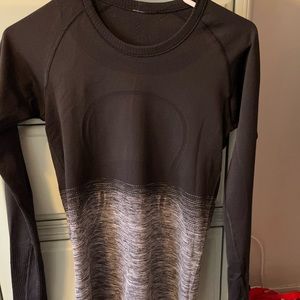Womens Lululemon long sleeve shirt